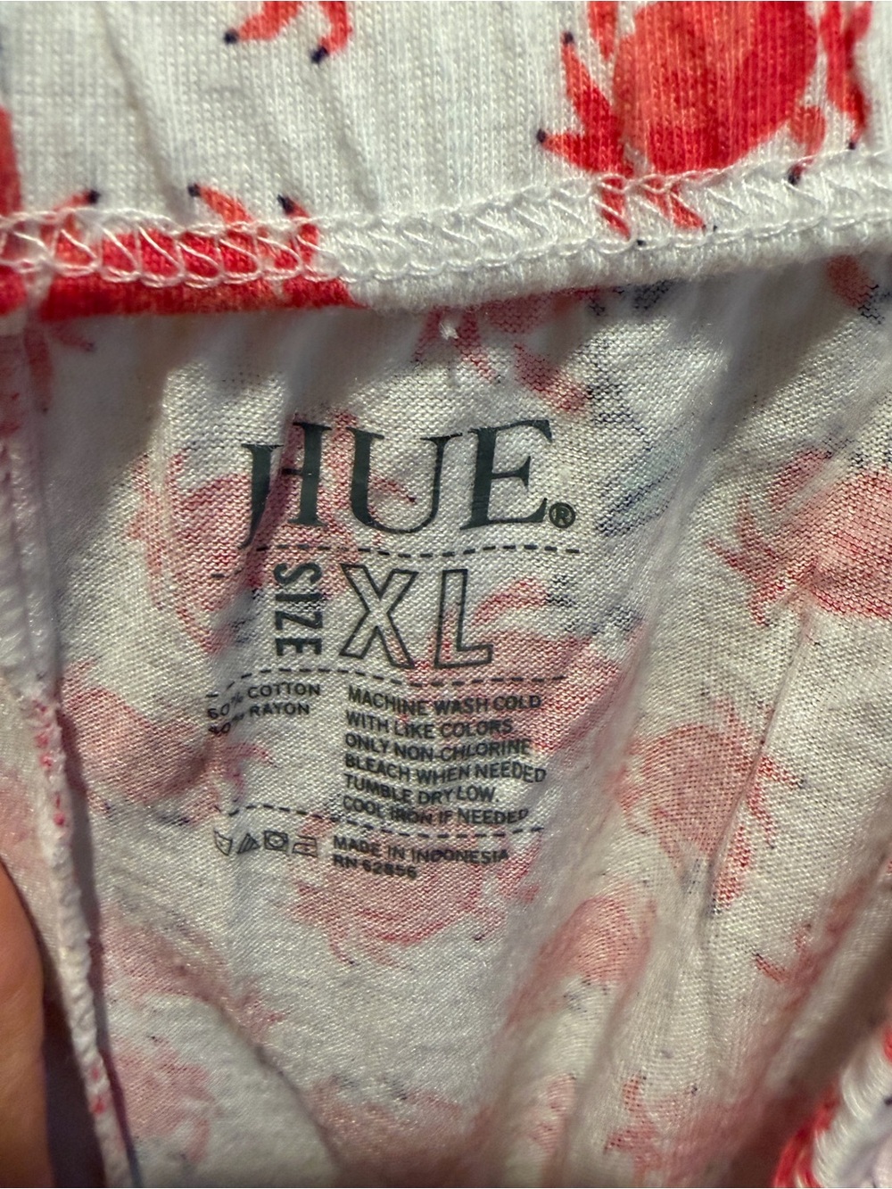 HUE White Pajama Shorts with Red Crab Print and Red Drawstring - Picture 2 of 4